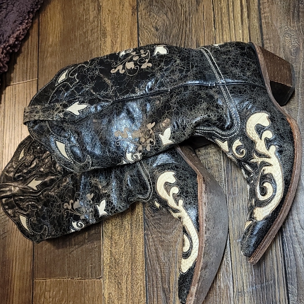 Corral Boots size 9